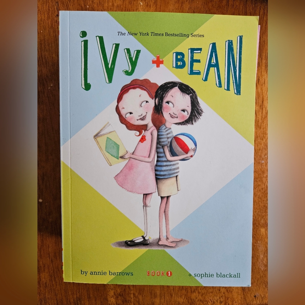 Ivy & Bean Books 1-8 + Activity Book Like New - Picture 3 of 6